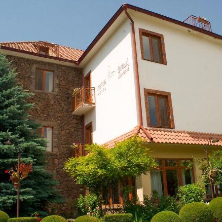 Hotel Mirhav Goris Esterno foto