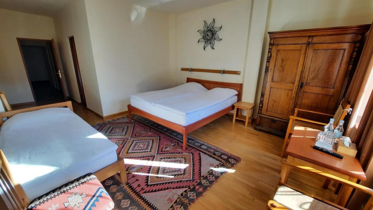 Hotel Mirhav Goris Esterno foto