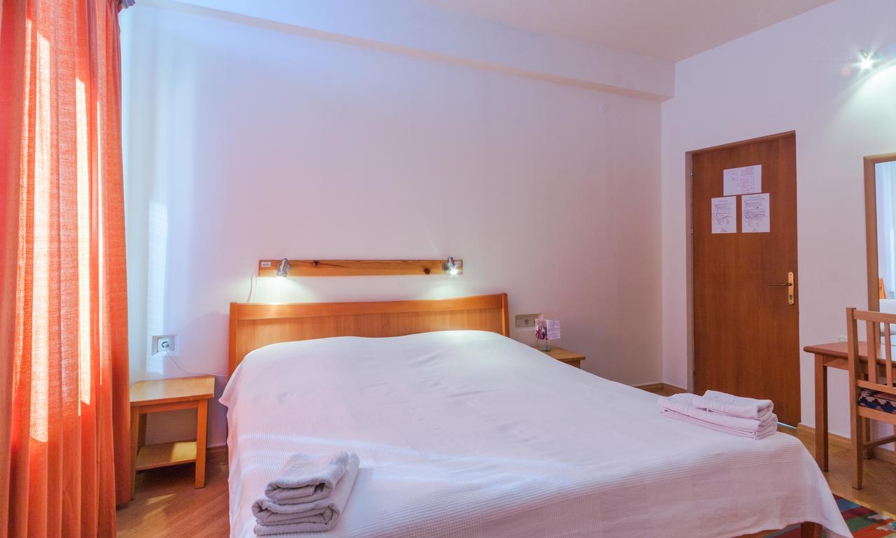 Hotel Mirhav Goris Esterno foto