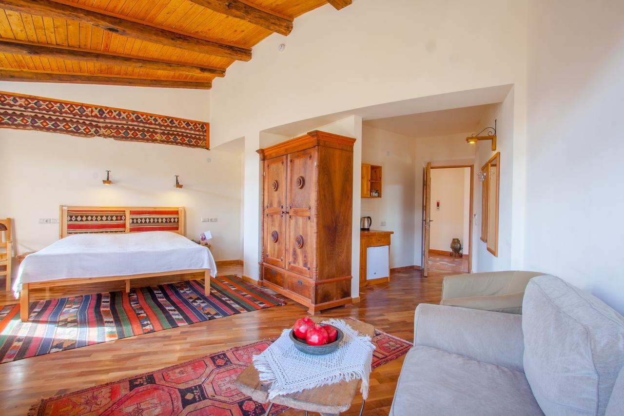 Hotel Mirhav Goris Esterno foto